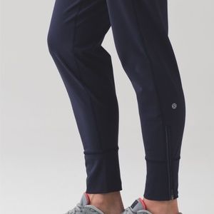 Lululemon Fast Track JOGGER Pants | BLACK | Size 4 | Great Condition!!